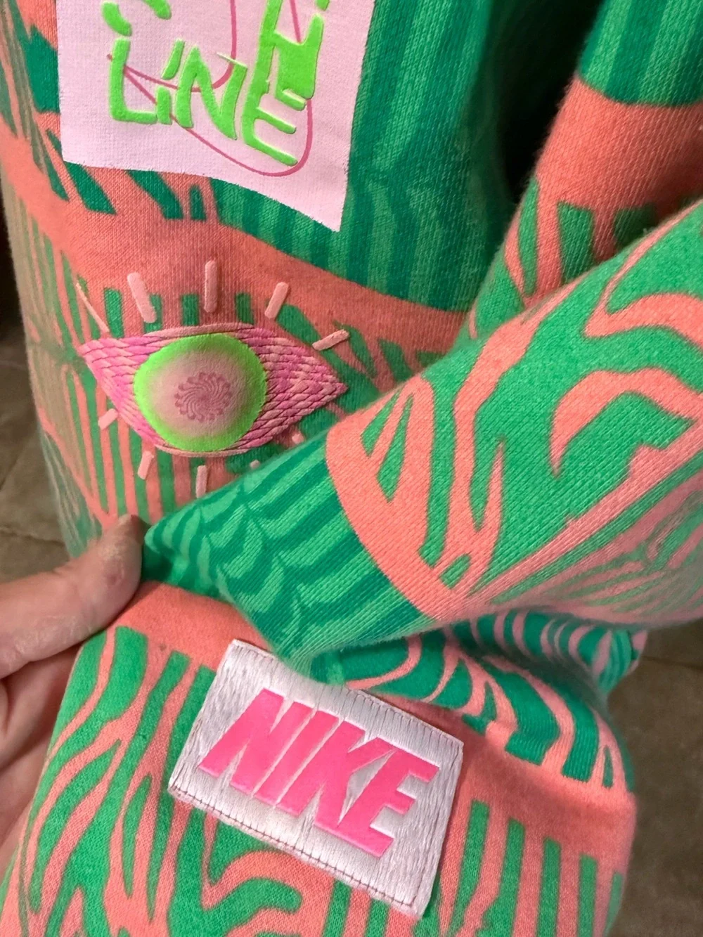 Nike Trippy Safari Club Fleece Sweatshirt Pink Green FN1469-611 XS